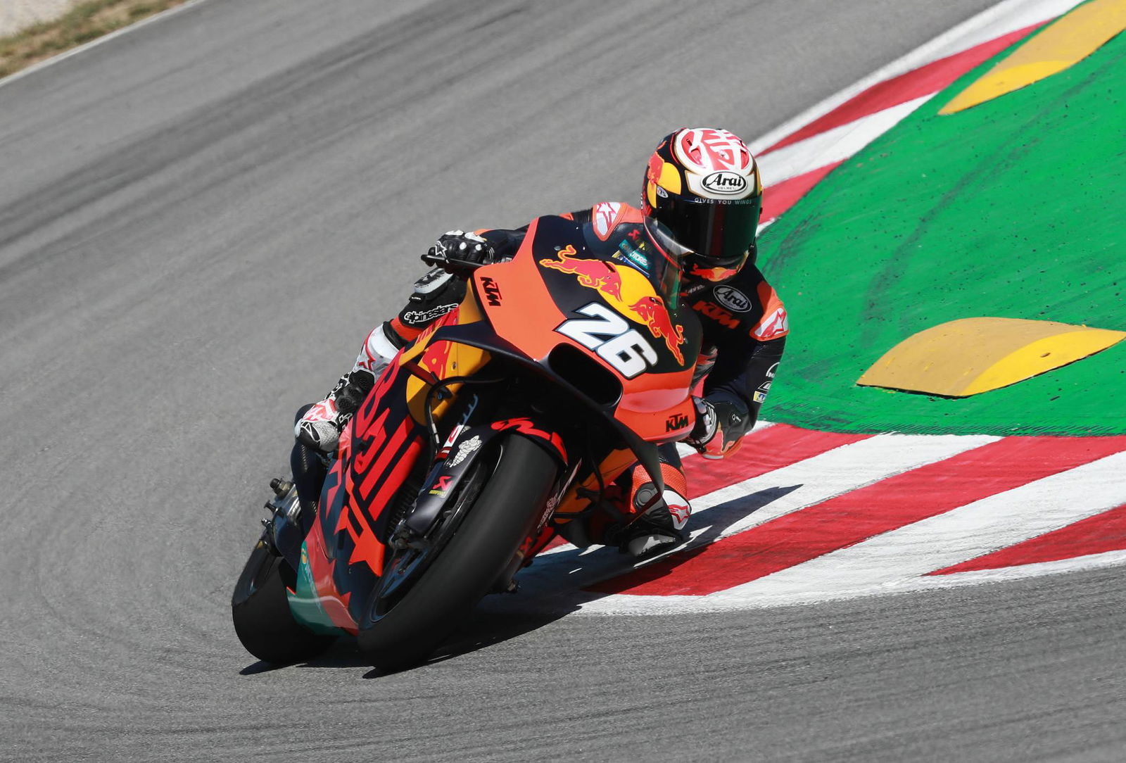 Quartararo edges out Vinales as Lorenzo suffers heavy fall
