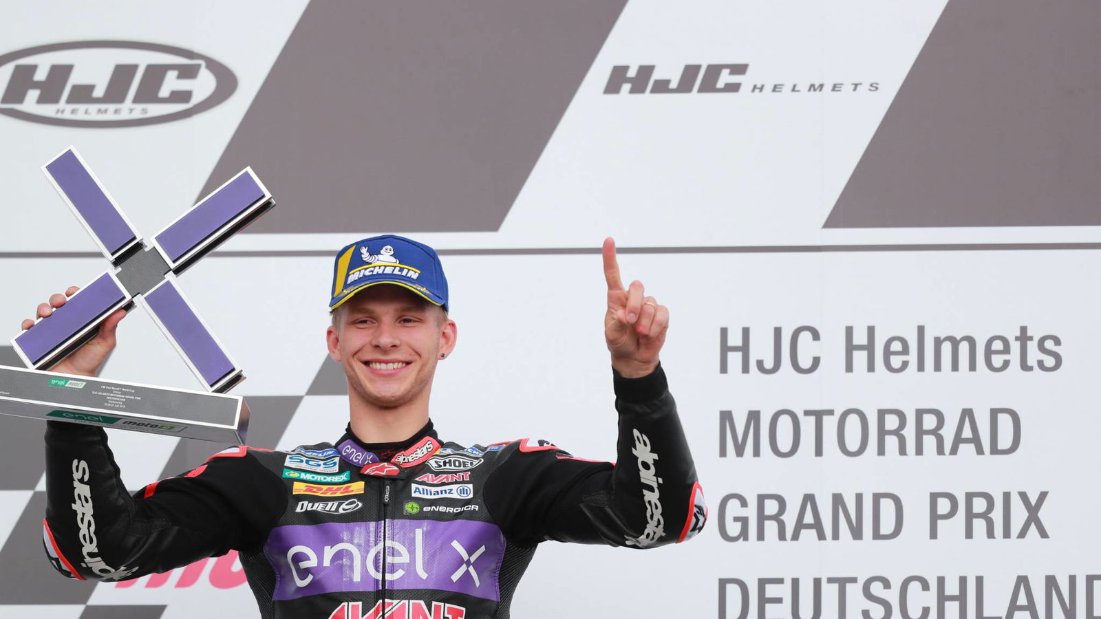 Tuuli sticks with Ajo in MotoE