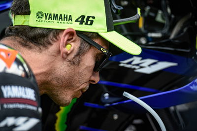 Rossi kehilangan 20 detik dalam satu musim, mencari jawaban