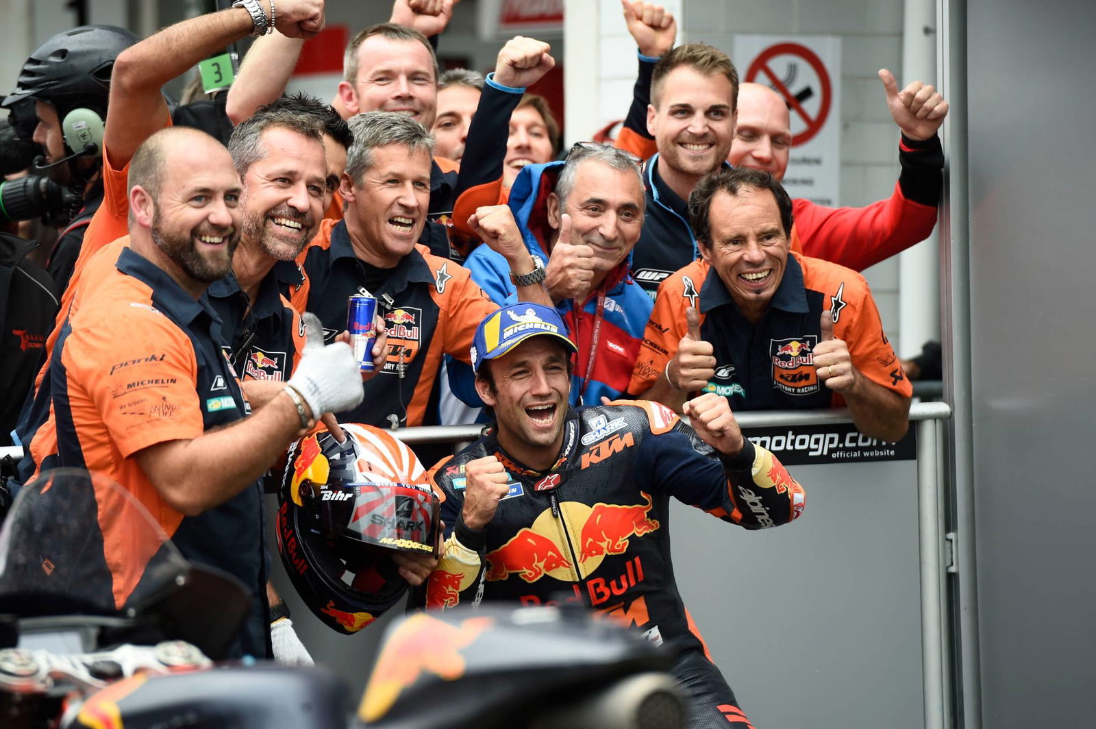 “I get stared at in these conditions “ – Miller goes slick to second