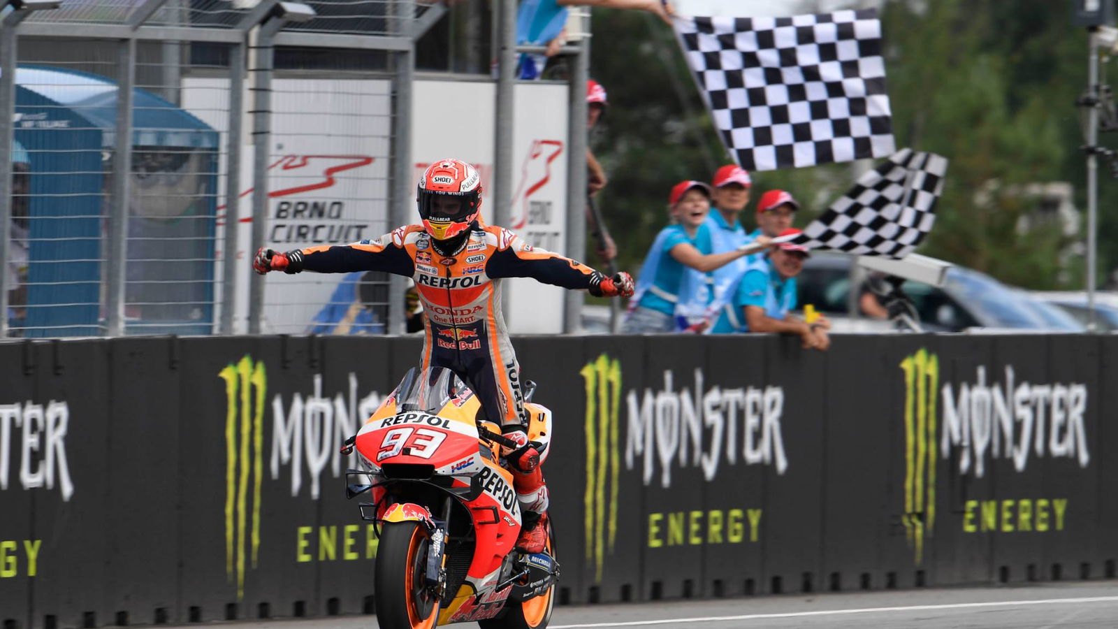 ‘Stronger’ Marquez dishes out demoralising defeat for Dovi