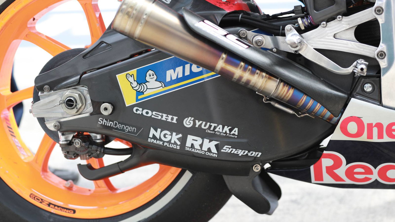 Carbon fibre swingarms banned in Moto3