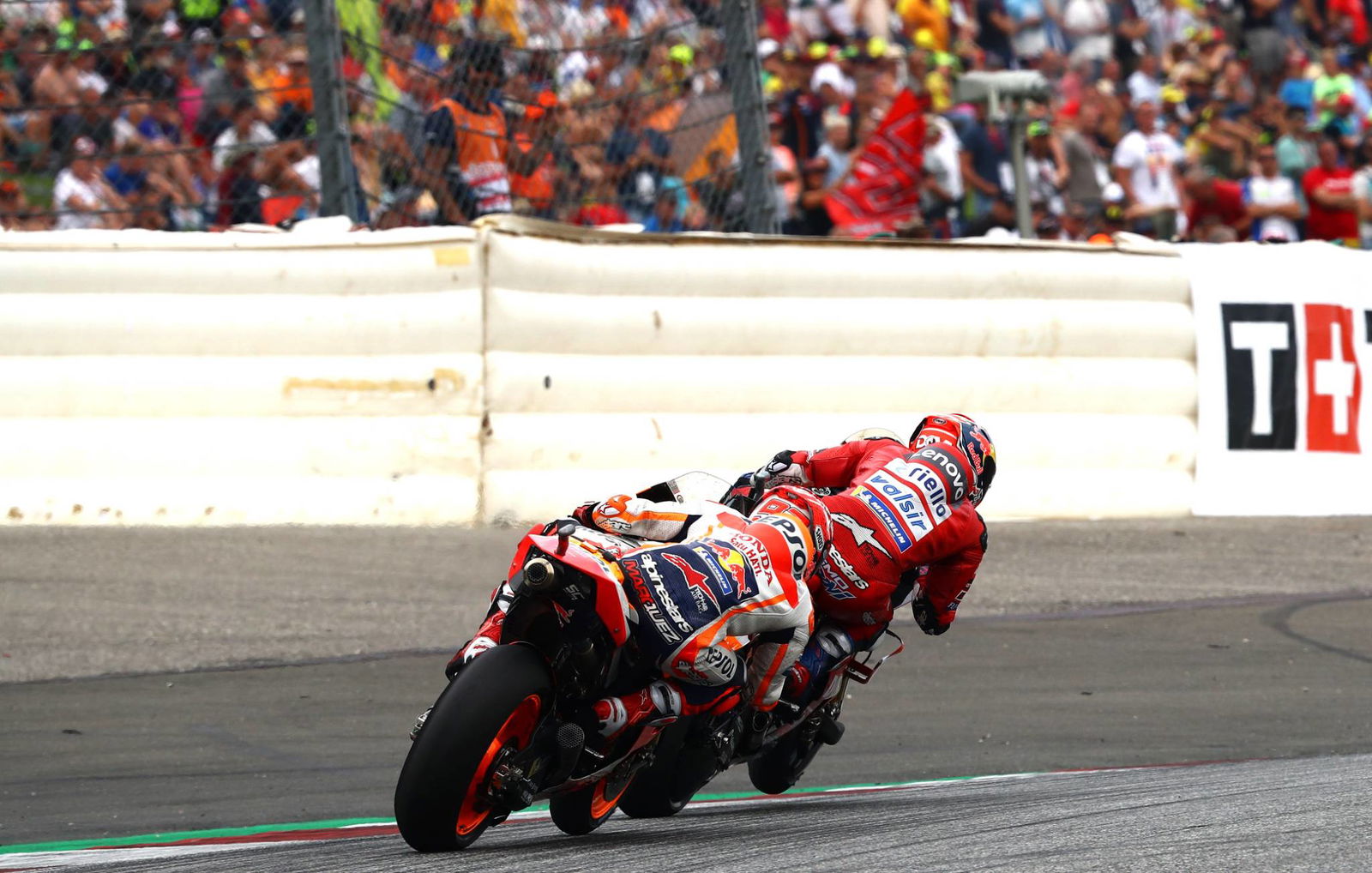Dovizioso mengejutkan Marquez untuk mempertahankan rekor Ducati di MotoGP Austria