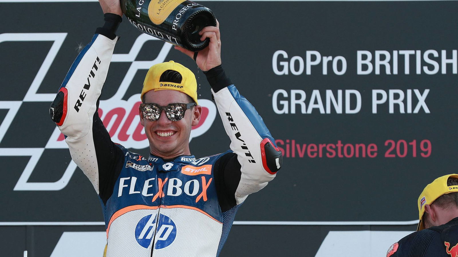 Moto2 Silverstone: Fernandez on fire for win, Marquez falls