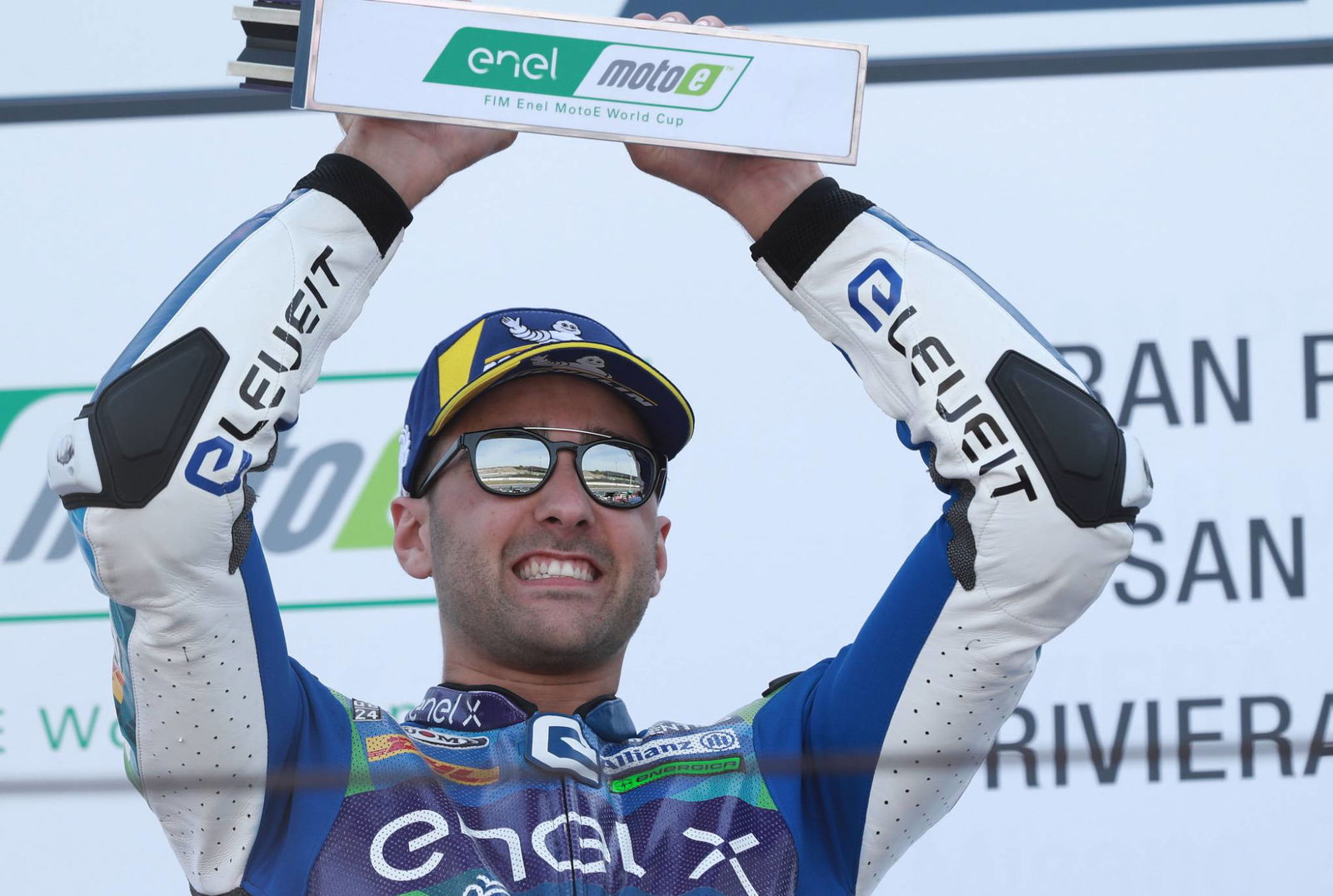 Rea resists late error pressure to win, first Honda podium since 2016