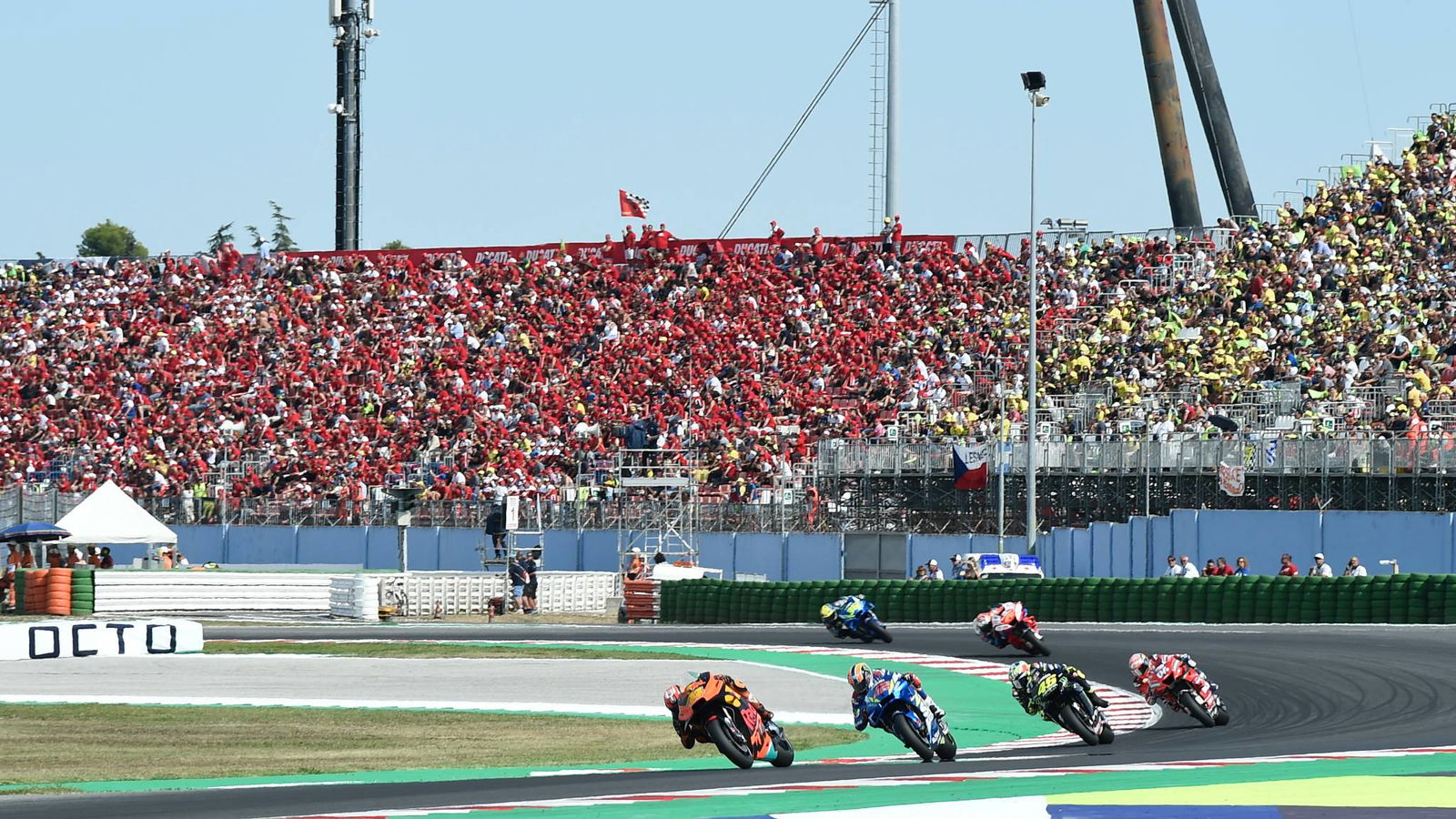 MotoGP harus 'memasukkan semua hal negatif ke dalam tahun ini'