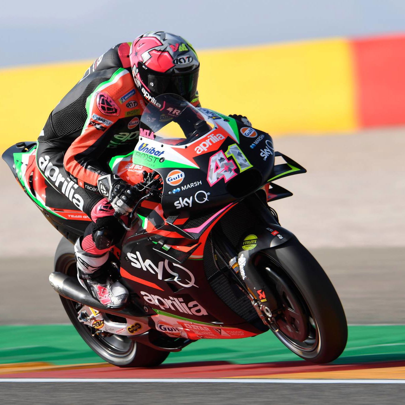 FIA examines Fisi's Spa helmet.