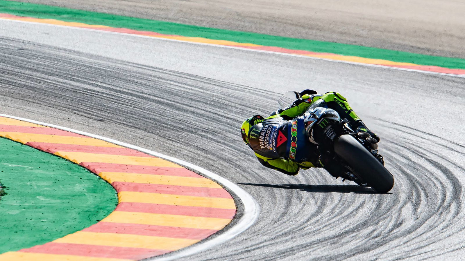 Rossi 'terlalu banyak pada batas'
