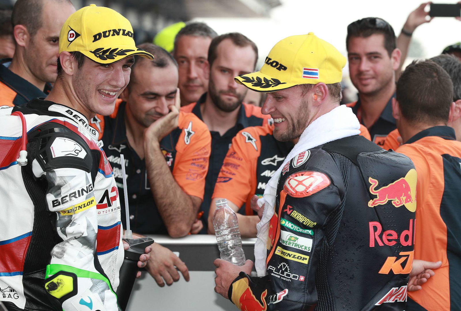 Rossi: Early chaos, late crash in 'difficult race'