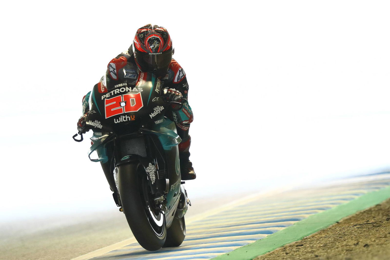 Quartararo membalas melawan Vinales saat Yamaha tampil mengesankan