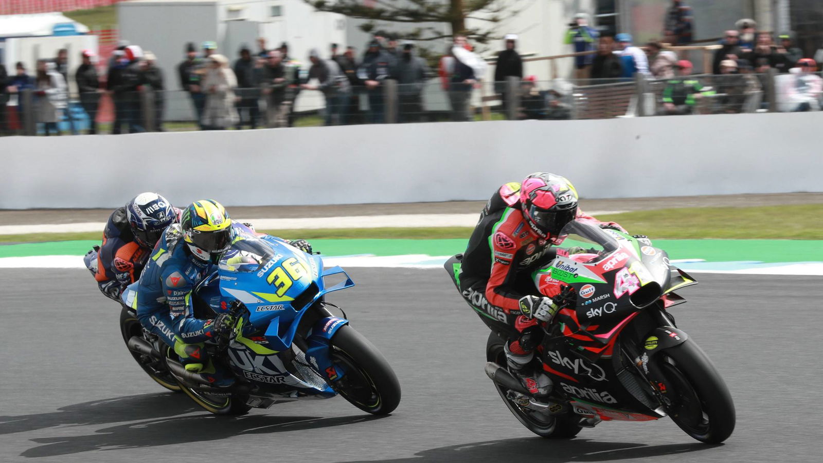 Espargaro: Keputusan yang tepat… Roda depan melayang!