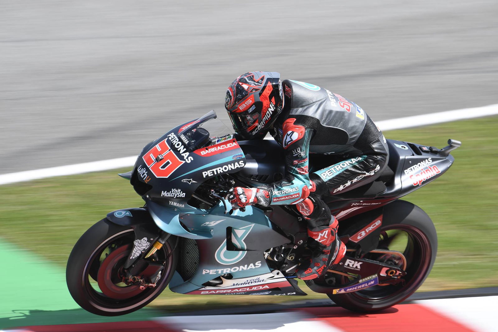 Quartararo menghancurkan rekor lap di Sepang untuk mendominasi hari Jumat