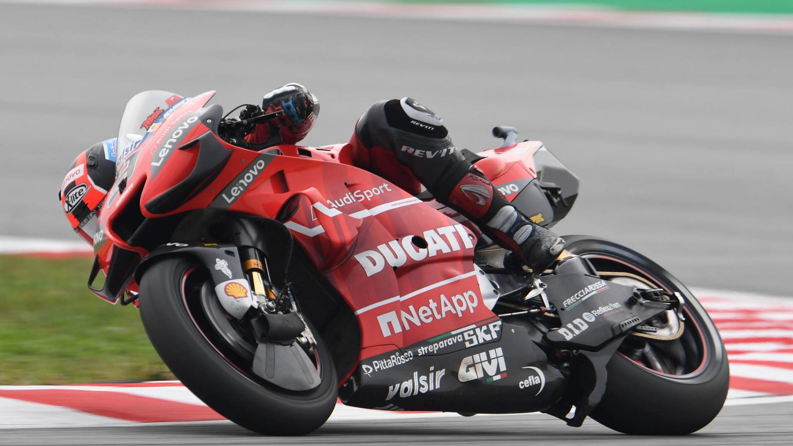 Petrucci's bike 'jumping… impossible at the end'