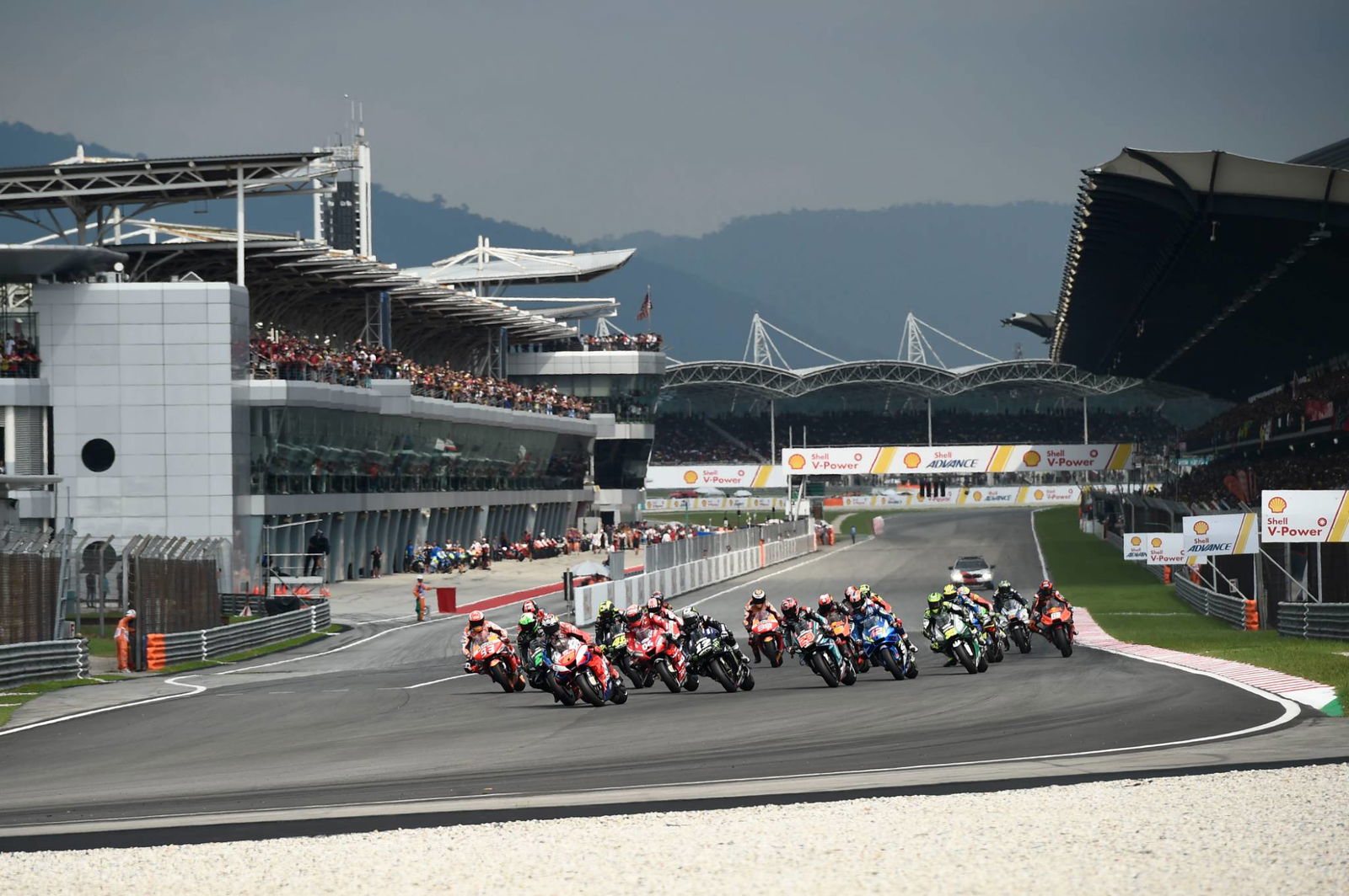 Canet leads FP3, Roberts stays top overall