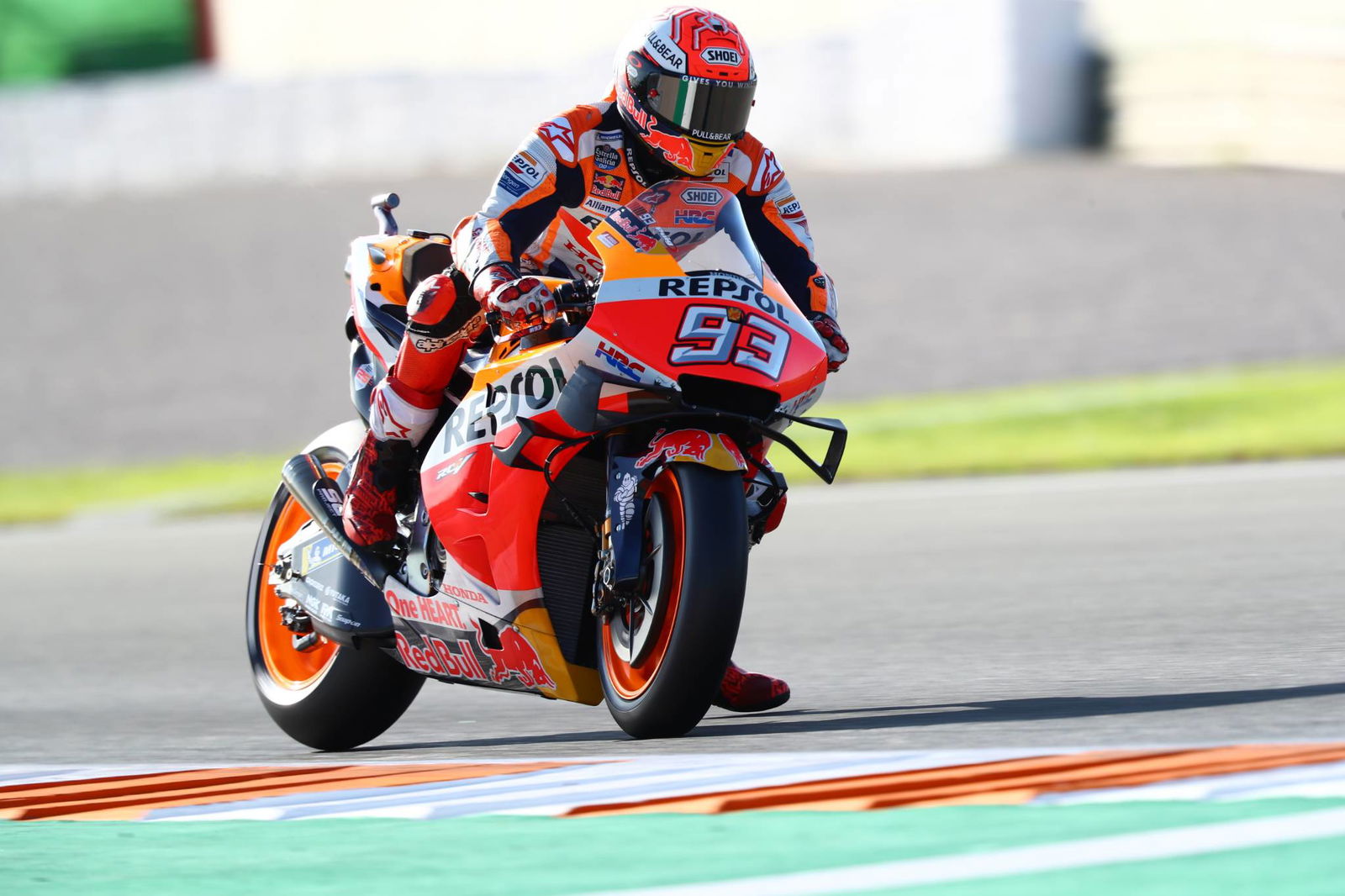 Granado beats Smith, Ferrari seals MotoE title