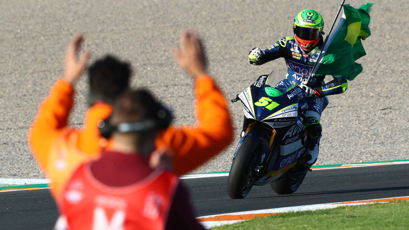 Eric Granado memudahkan tiang MotoE untuk pembukaan Jerez