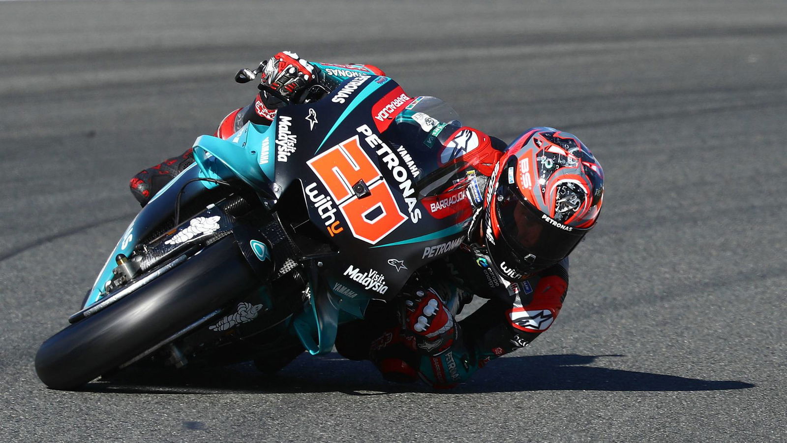 Quartararo tercepat, jatuh, berbicara tentang debut swingarm karbon