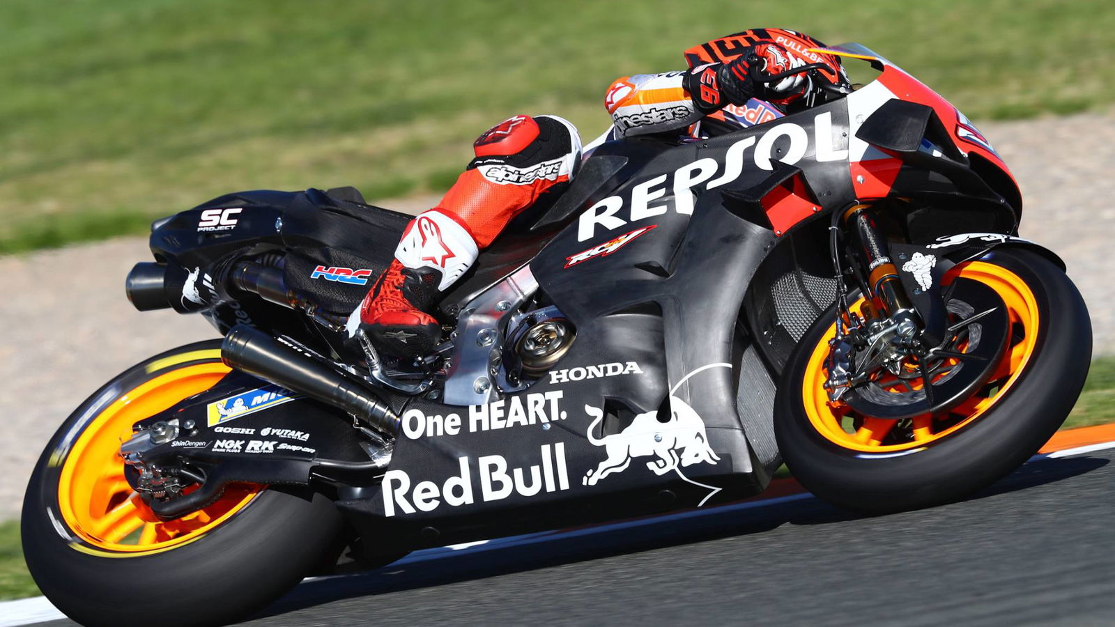Marquez: Mesin baru, jatuh aneh, Alex keluar terlalu cepat