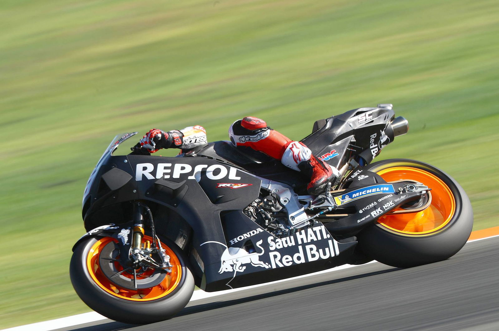 Vinales puncaki Valencia, tapi 'masih selisih 8km / jam'
