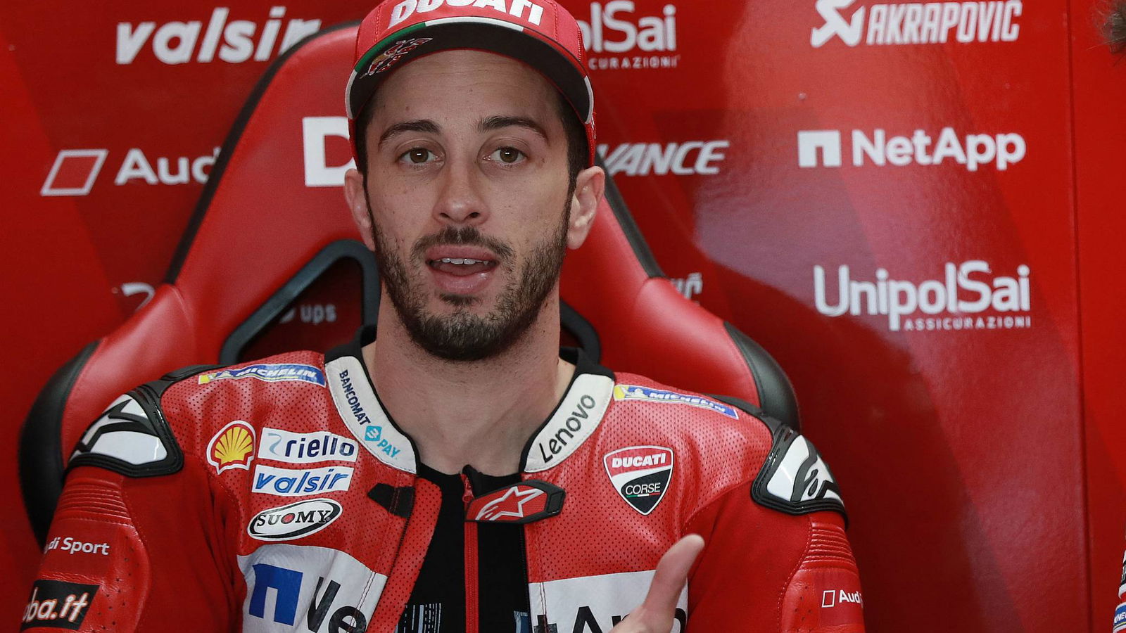 Andrea Dovizioso dirawat di rumah sakit, membutuhkan operasi setelah MX crash