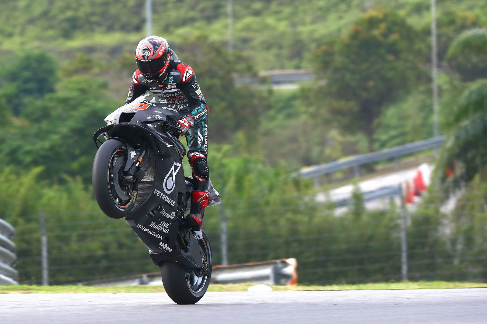 Rossi 'speaks with Jorge a lot', 'better day on new M1'