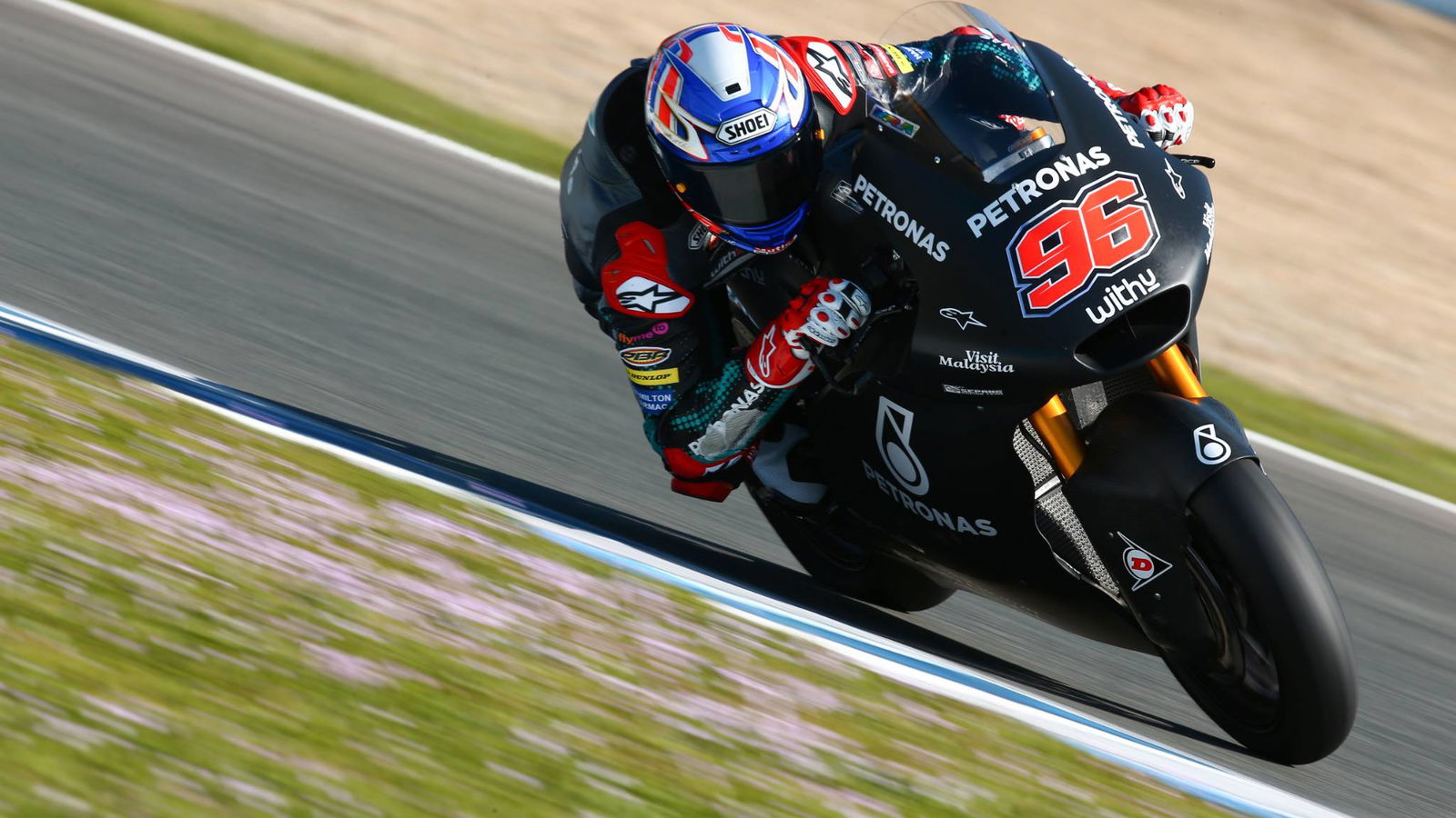 Moto2: Dixon breaks finger, 'won't be a problem' for Qatar