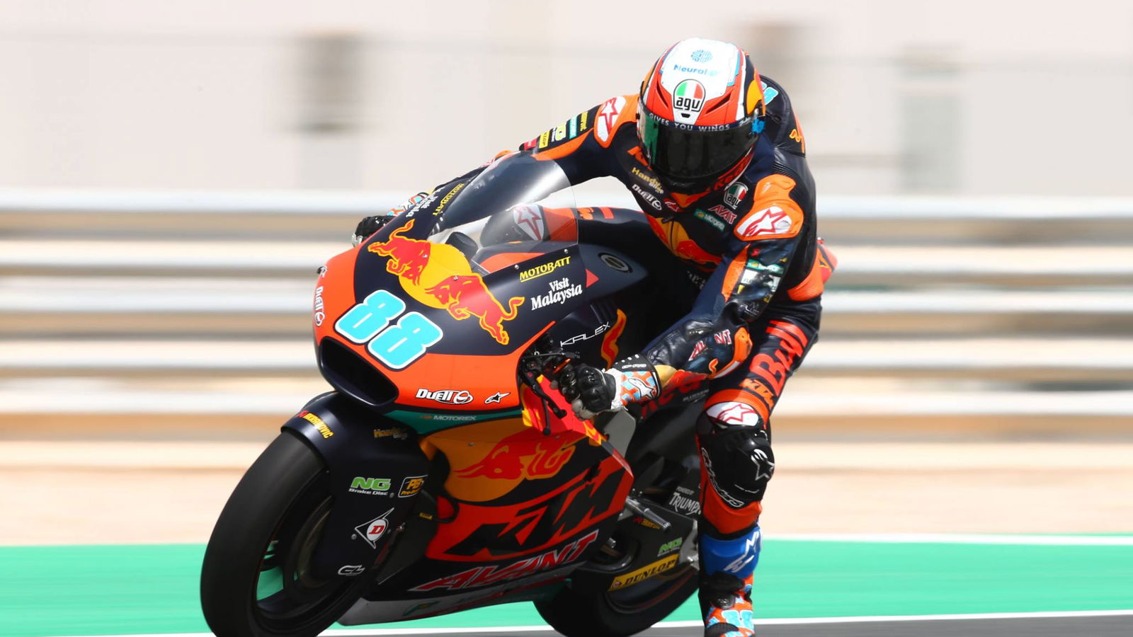 Martin: No MotoGP 'puts pressure' on Moto2