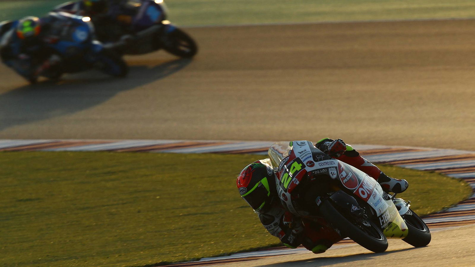 Suzuki holds on to Qatar Moto3 pole after missing final run