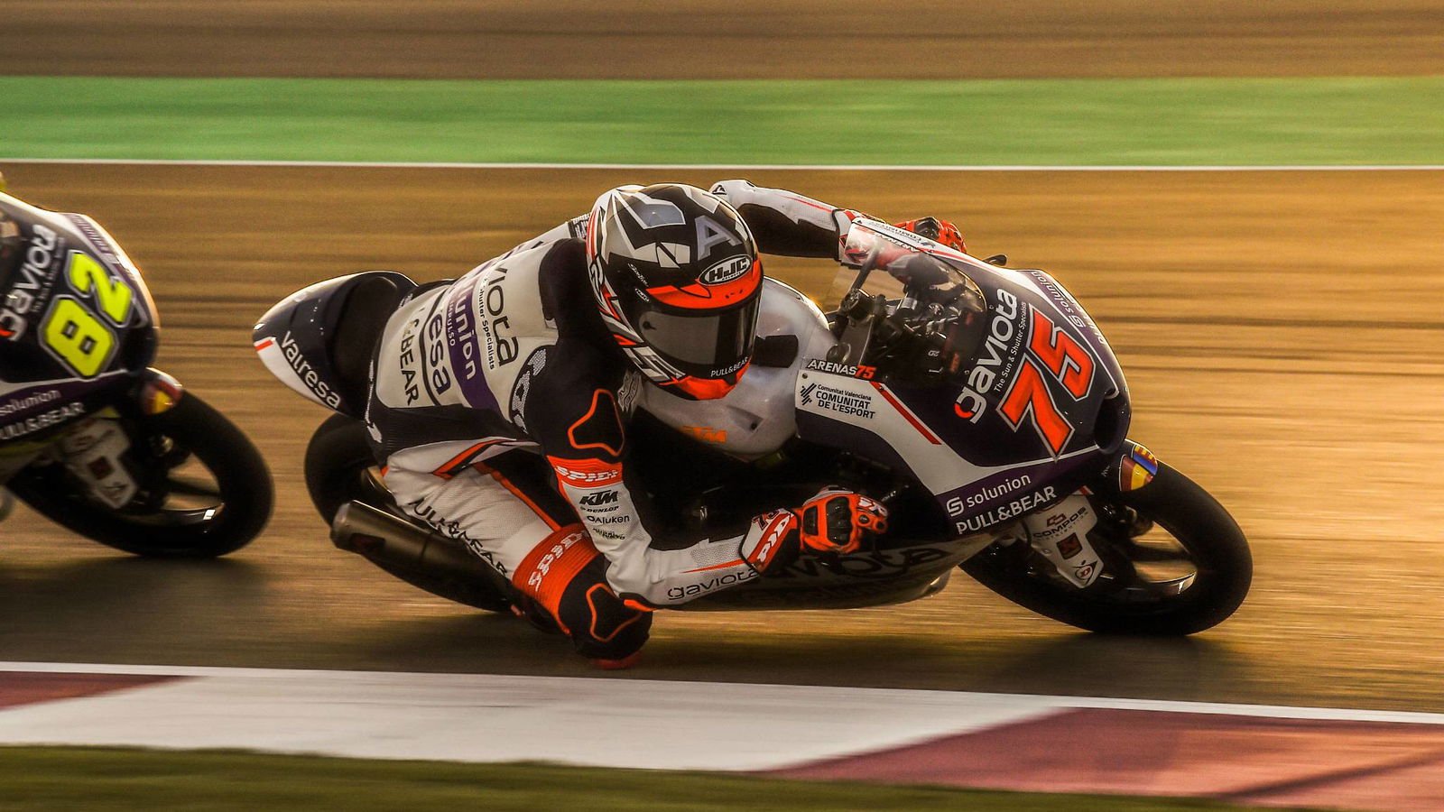 Arenas fends off McPhee for Qatar Moto3 victory
