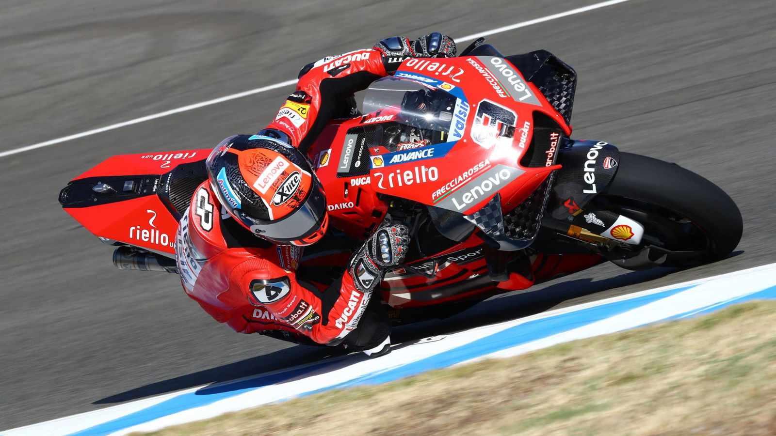 Petrucci 'seeing stars' after oil spill fall