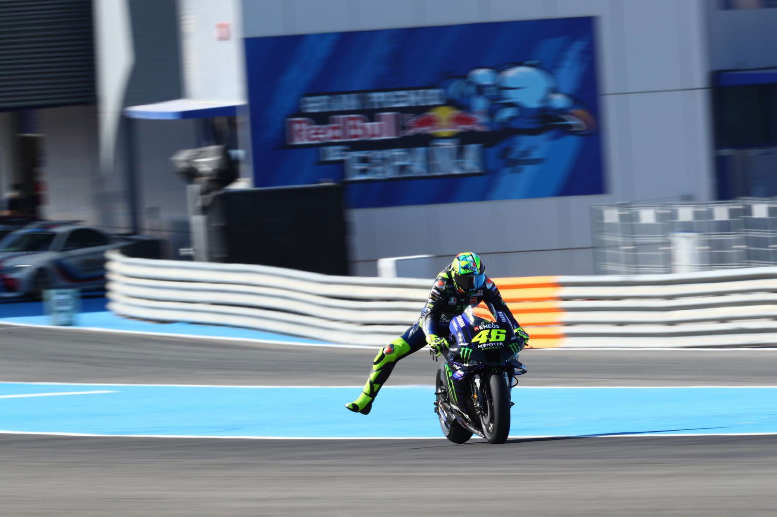 Rins: 'He broke his shock or what?!'