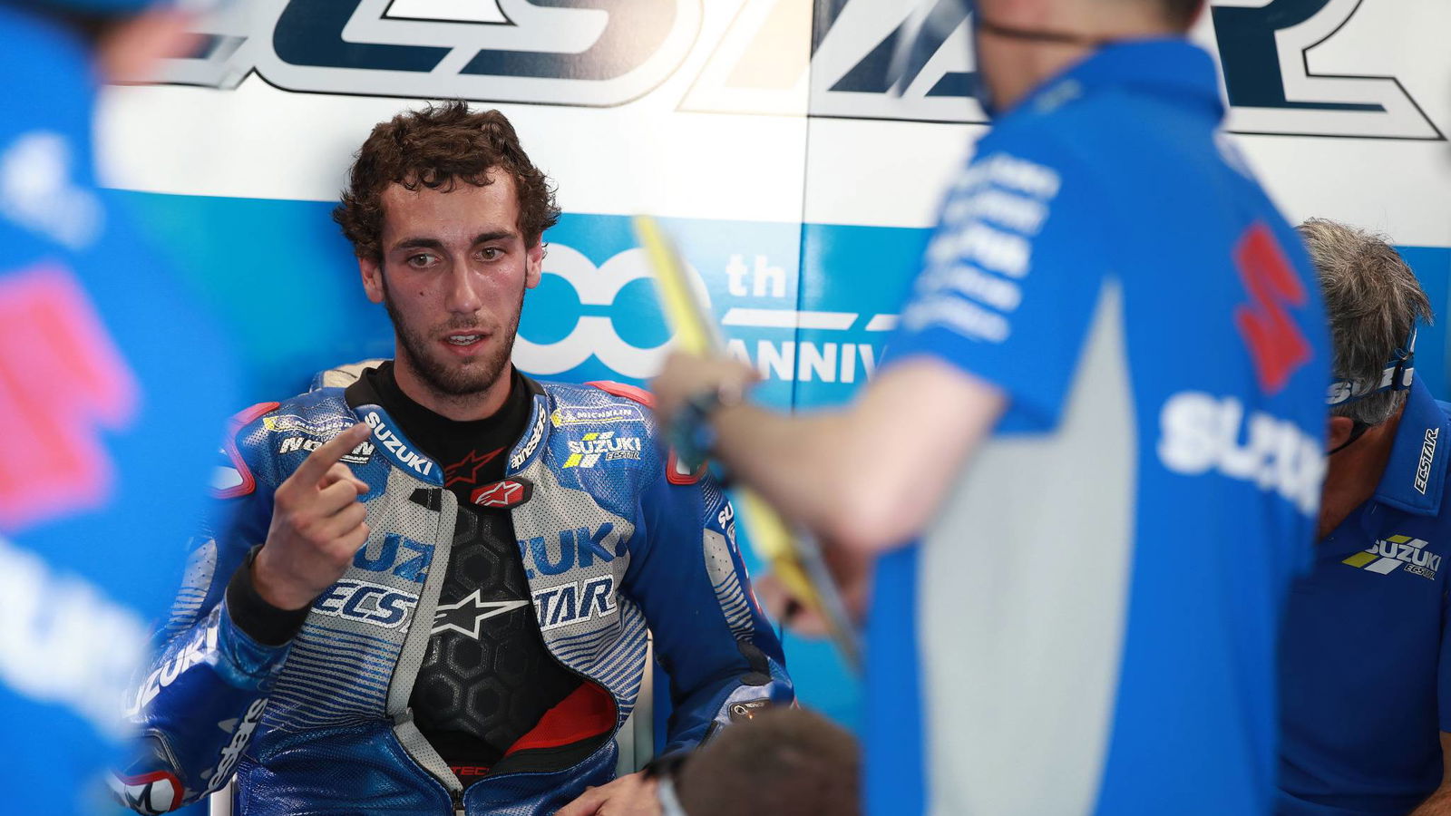 Rins yang cedera khawatir 'sepeda akan menabrak Jack', tetap di Jerez