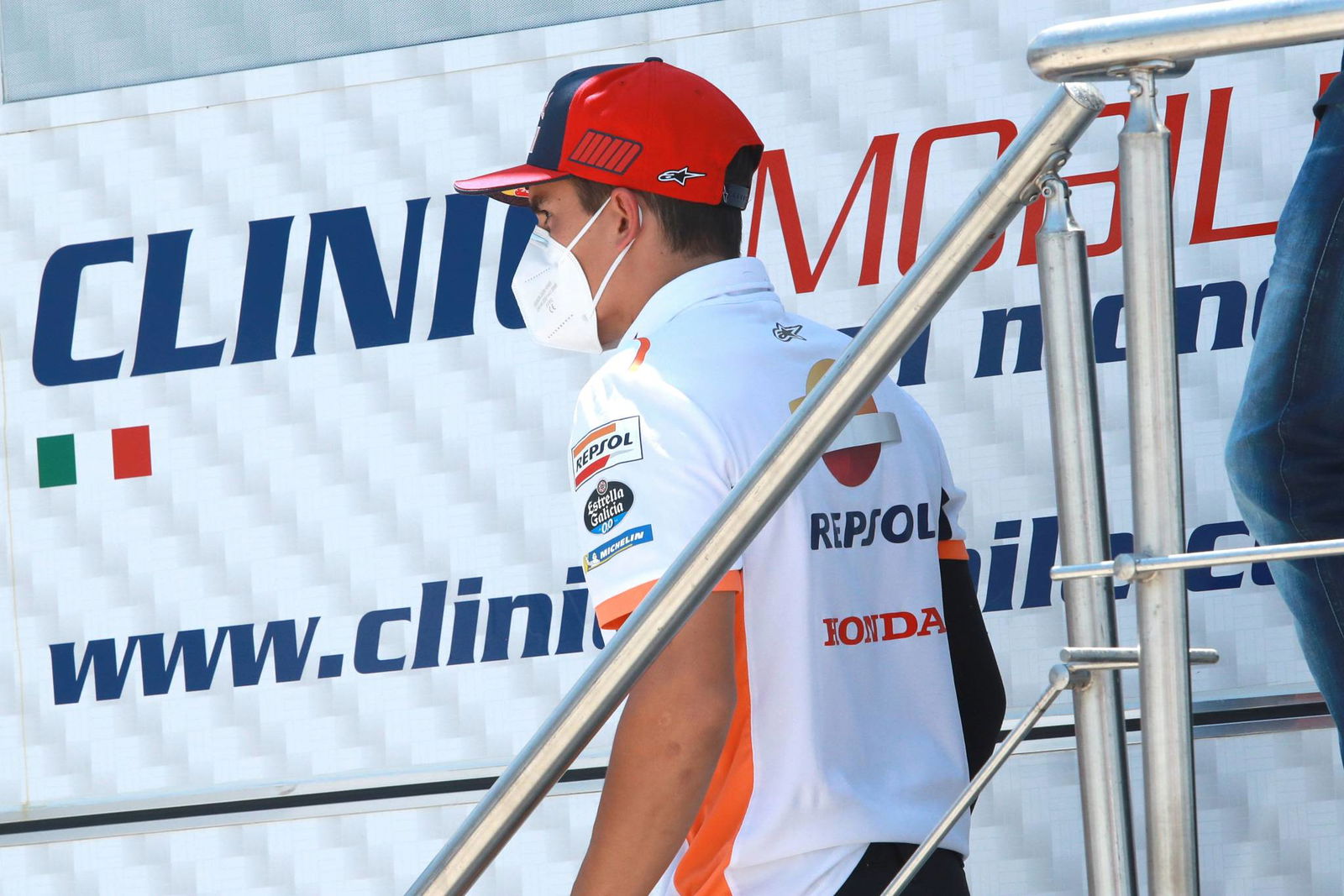 “Difficult to see if I can race with pain” – Alex Rins