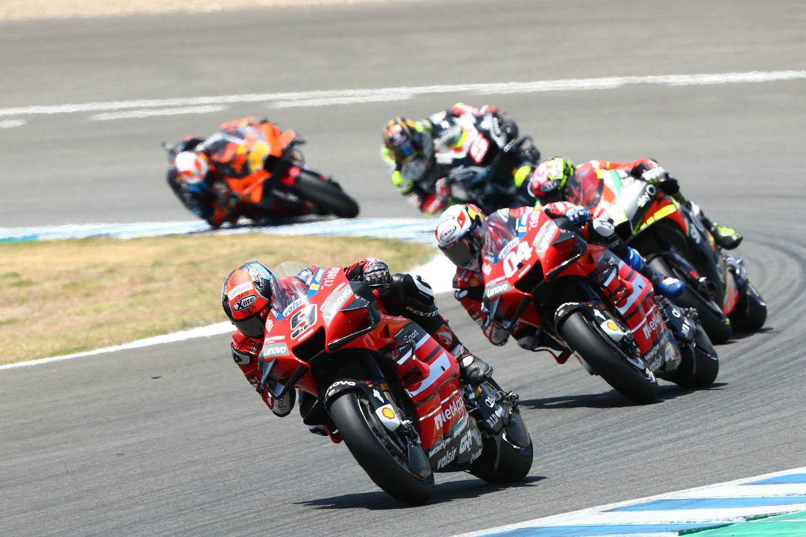 'Marquez-style' takes Nakagami to brink of podium