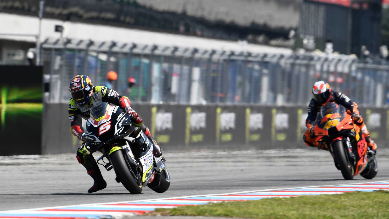 'Tidak ada penyesalan' saat Zarco memuji Binder, KTM atas kemenangan bersejarah MotoGP