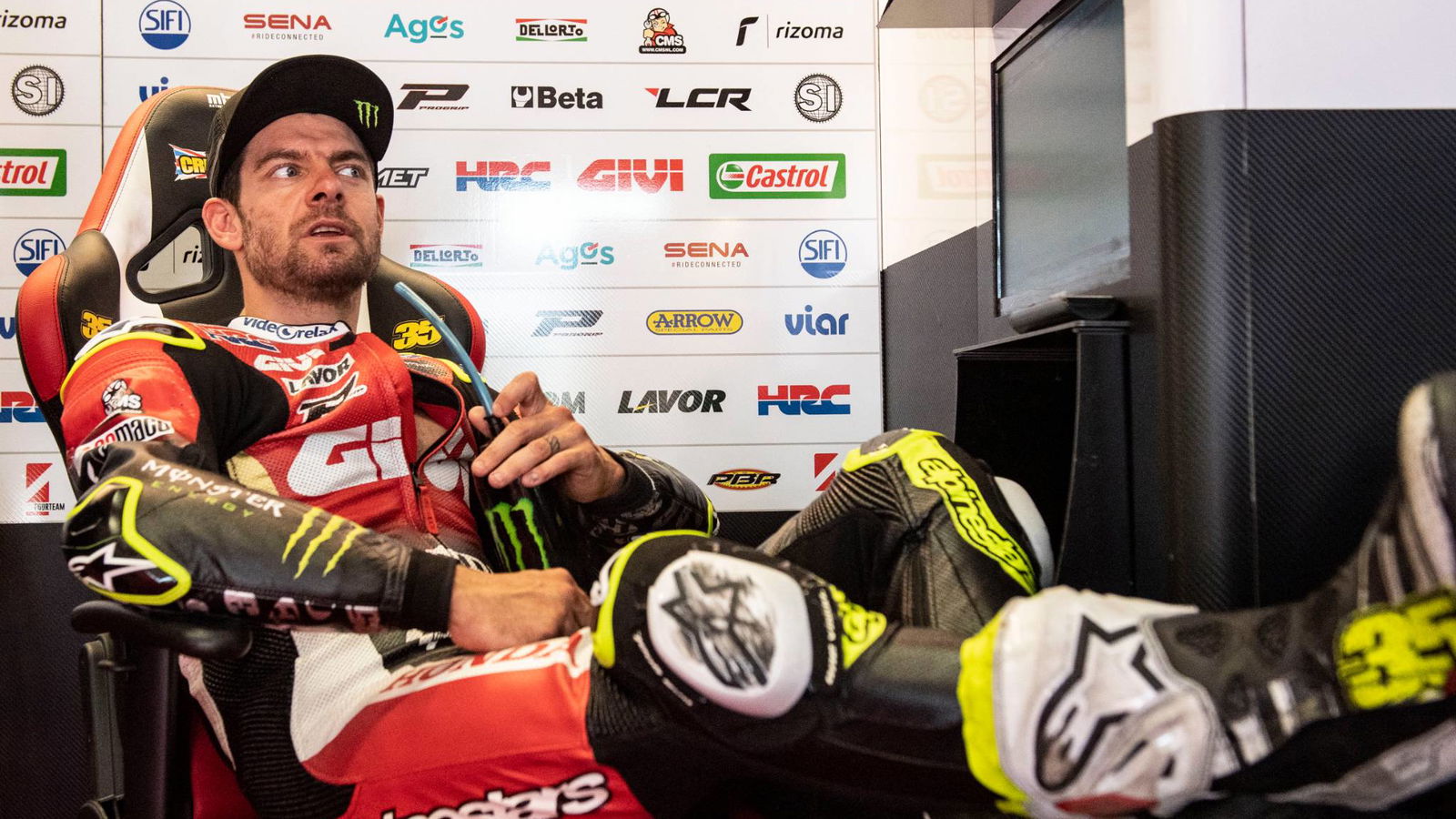 Operasi lengan untuk Crutchlow