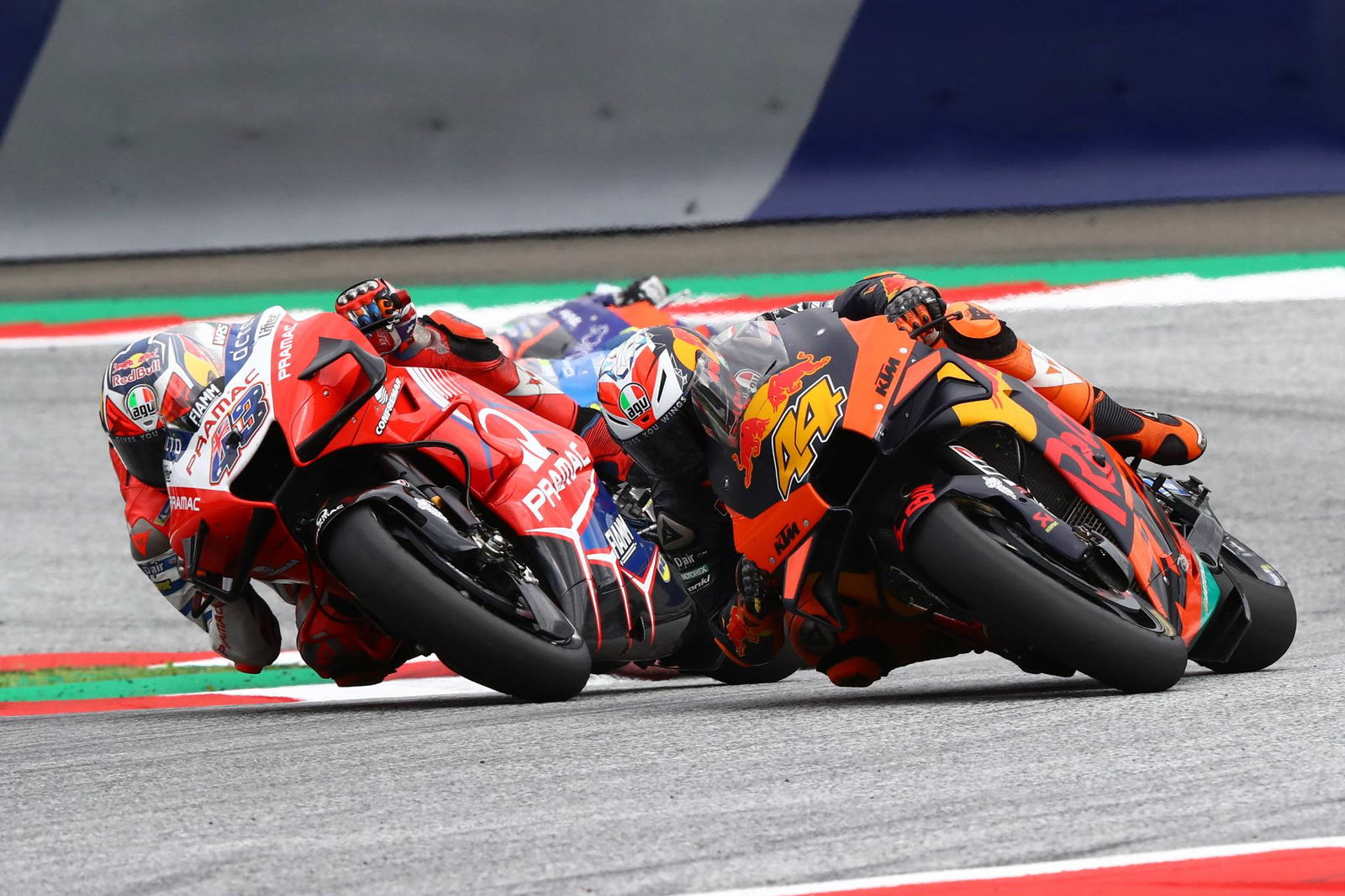 Aprilia thanks rivals for piston change permission