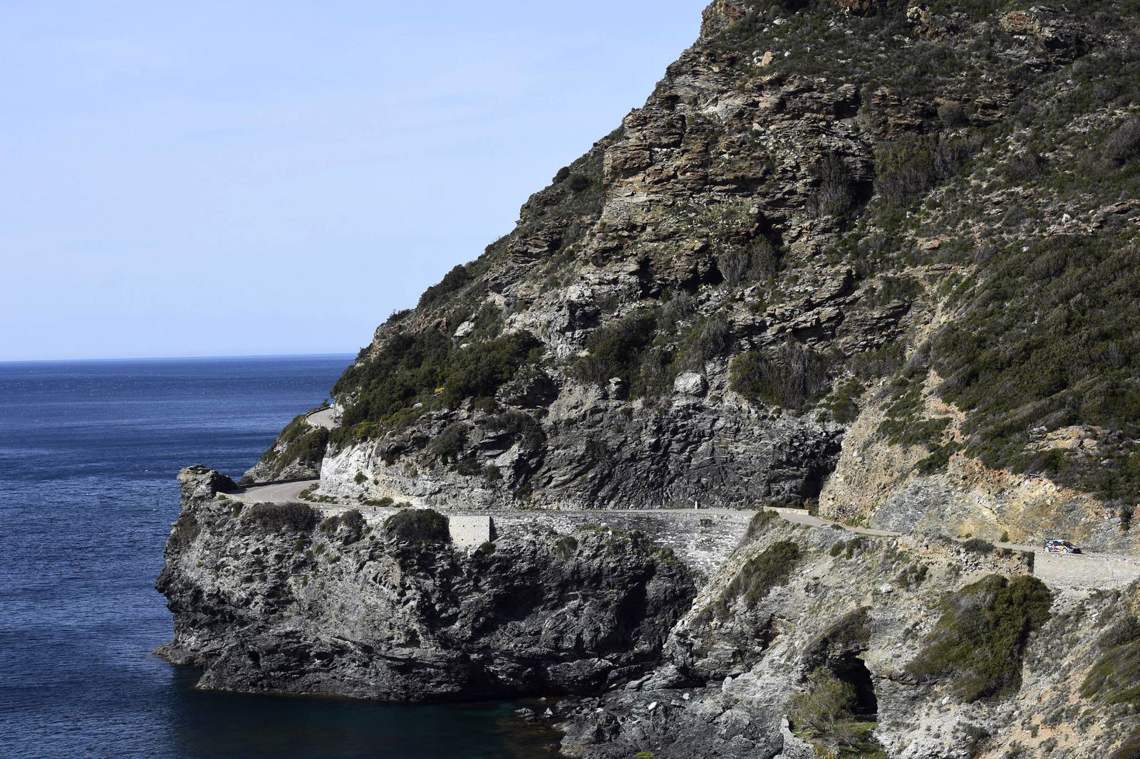 Ogier sets up Tour de Corse victory, Meeke drops out