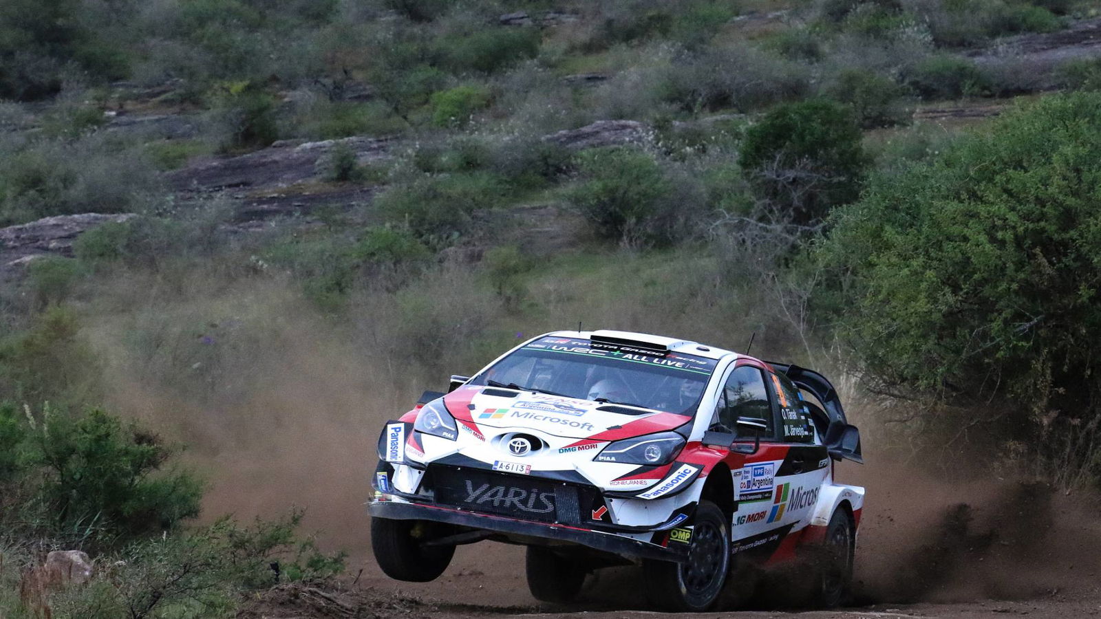 Tepi tanak di depan dari Meeke