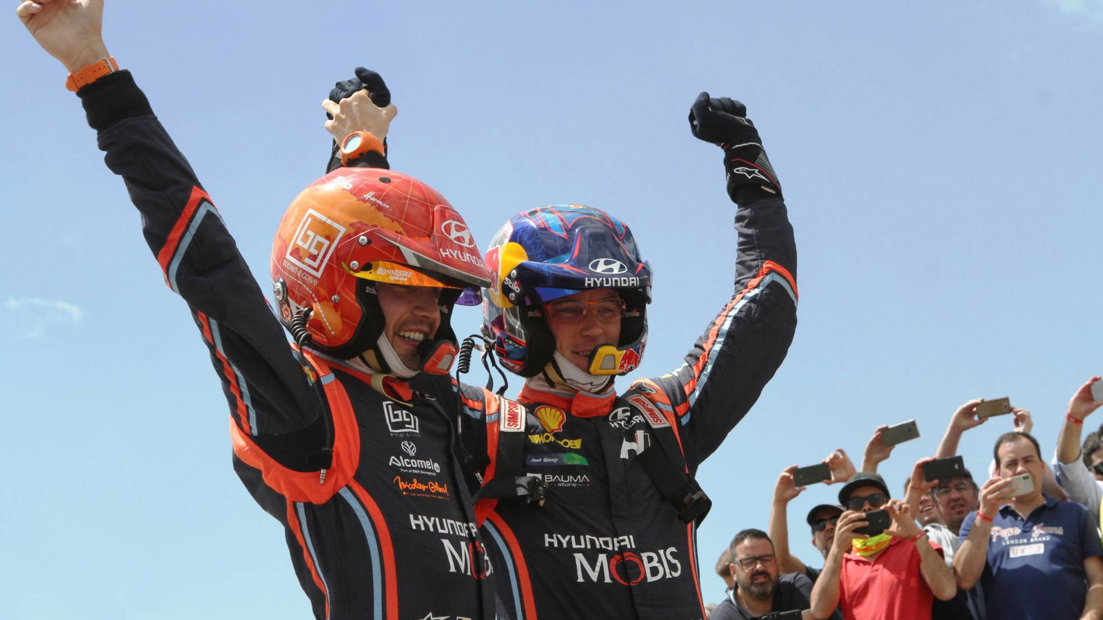 Neuville reels in Ogier to win by 0.7s!