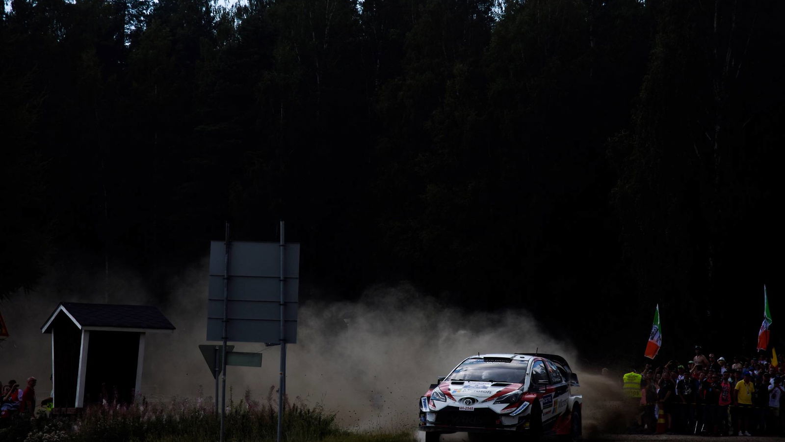 Tanak charges clear of Ostberg