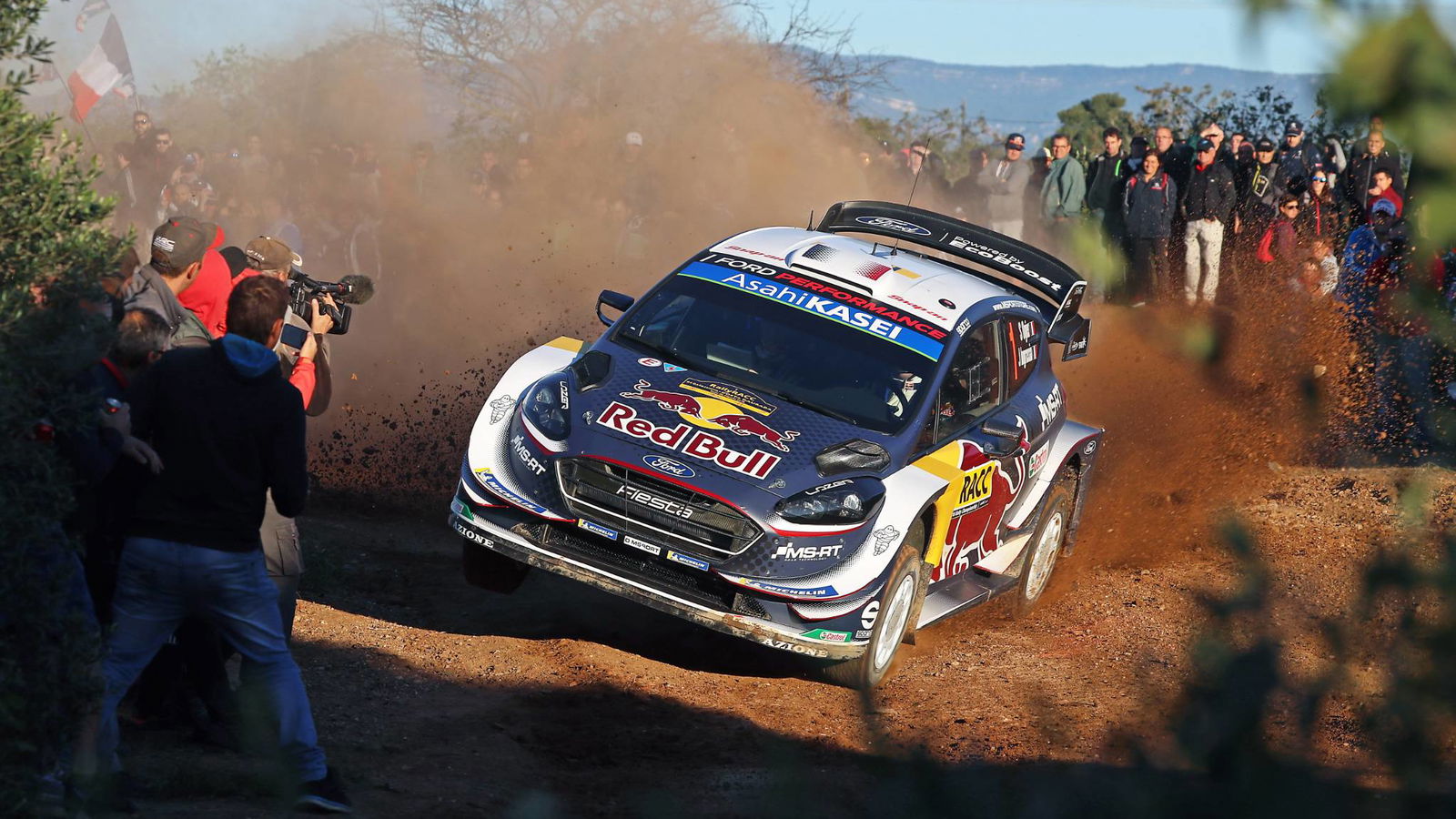 Ogier memimpin babak pembuka Neuville di Spanyol