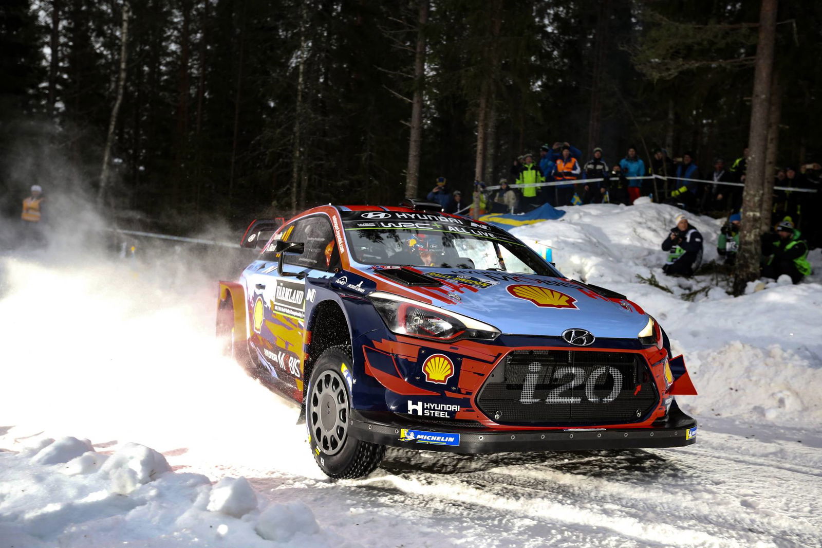 Neuville memimpin penggeledahan Reli Swedia