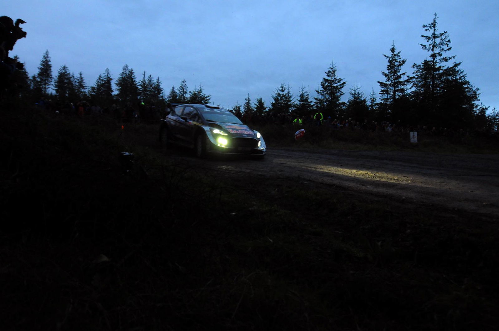 Neuville, Sordo show Hyundai speed at Shakedown