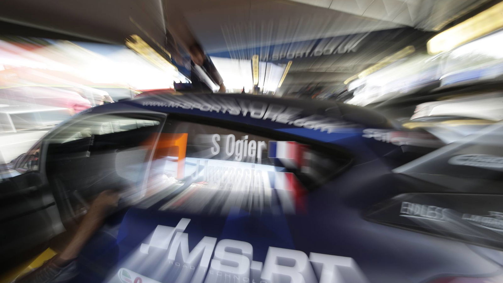 Ogier leads Mikkelsen in tricky opening at Rallye Monte-Carlo