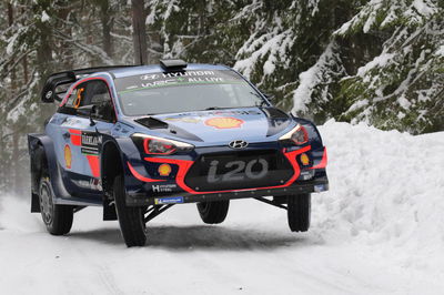 Neuville heads Hyundai 1-2 as conditions take control