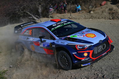 Loeb mengejar Sordo di Rally Mexico