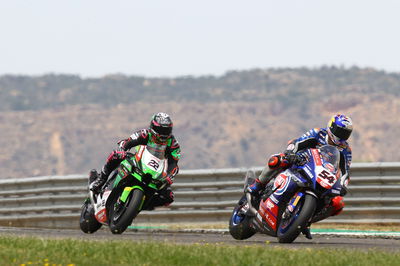 Toprak Razgatlioglu and Alex Lowes, Aragon WorldSBK race1, 2021