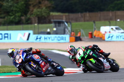 Toprak Razgatlioglu and Jonathan Rea, Donington Park WorldSBK race 2, 4 July 2021