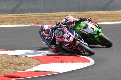 Toprak Razgatlioglu and Jonathan Rea, French WorldSBK race2, 5 September 2021